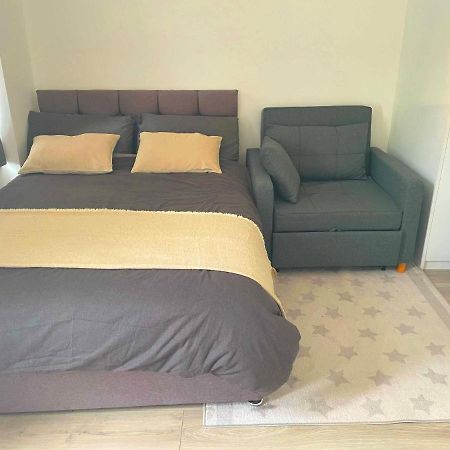 Studio Flat Private Bathroom Wc And Kitchenette 런던 외부 사진